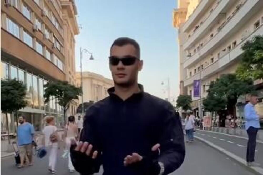 LEP KAO APOLON, NEMA KO SE NIJE OKRENUO ZA OVIM MLADIĆEM U UNIFORMI: Žene otvreno FLERTOVALE, muškarci bili BESNI