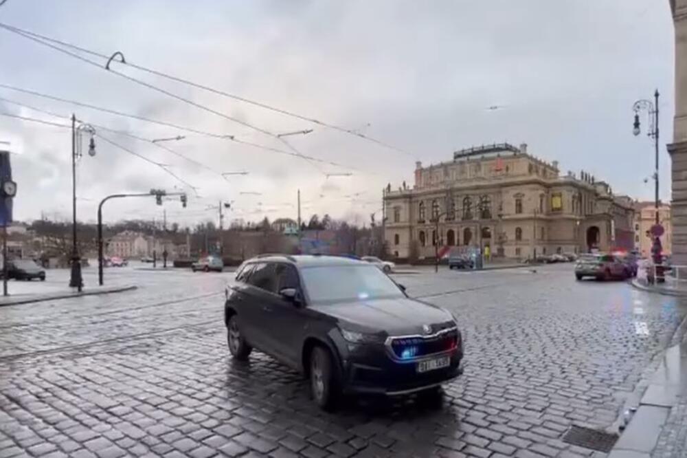 PRVI SNIMAK SA MESTA PUCNJAVE U PRAGU: Vlada JEZIVA tišina, policijske patrole OPKOLILE UNIVERZITET