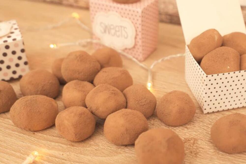 NAJPOZNATIJE NEMAČKE KUGLICE OD MARCIPANA ZA BOŽIĆ: Napravite ove sočne BOMBICE i uživajte u prazničnoj trepzi