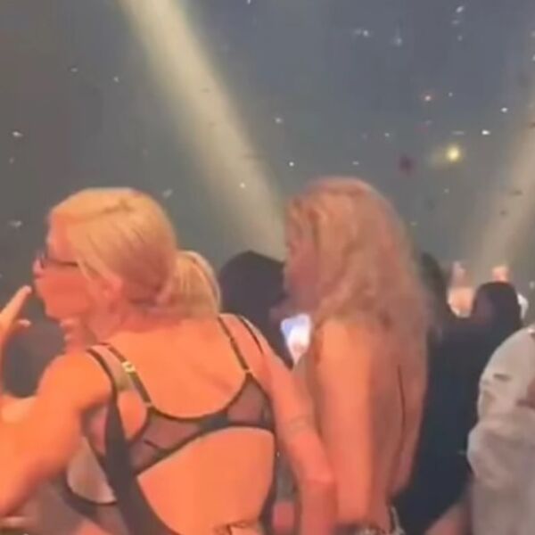 Izašla sam sa momkom i dobila čudnu ceduljicu u WC - u: Na papiriću je pisalo "beži" - na smrt sam se prepala