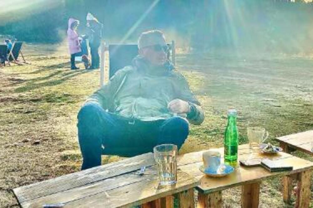 NEKADA JE BIO ZVEZDA I HARAO SCENOM, A DANAS ŽIVI U KOLIBI DALEKO OD SRBIJE: Bavi se POLJOPRIVREDOM, našao je MIR