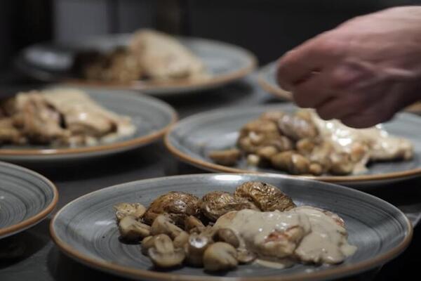 Da li ste čuli za SALTIMBOKU? Misteriozno jelo od samo TRI sastojka koje "SKAČE U USTA"