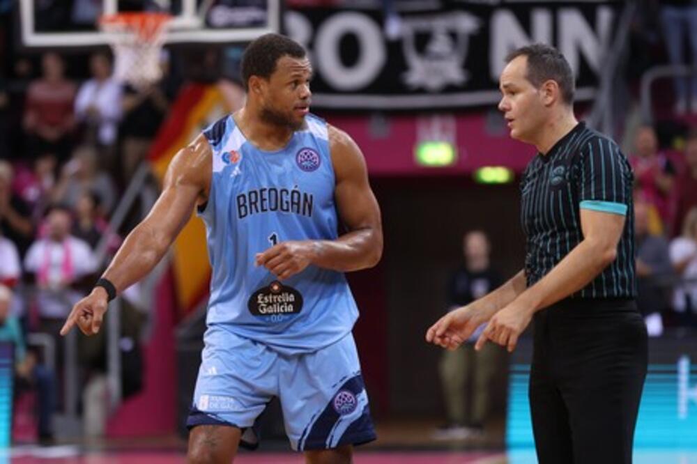 VALENSIJA PREPOZNALA MOMENAT I NACILJALA POJAČANJE: Stiže nekadašnji NBA as!