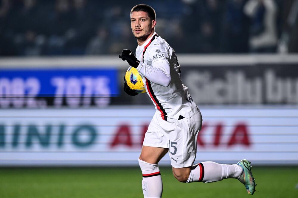 JOVIĆ PUTEM PROSINEČKOG, RONALDA, FIGA, ETOA... Luka predložen Barseloni kao zamena za Levandovskog (FOTO)