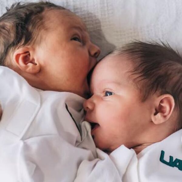 Kad je videla blizance koje je rodila zanemela je: Lekari trčali da ih vide, a ljudi ih i sad zaustavljaju na ulici