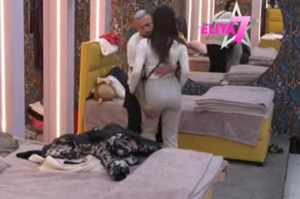 BUKTI STRAST IZMEĐU NJIH, SVE PRŠTI OD POLJUBACA: Posle BURE usledilo SLATKO POMIRENJE, nisu mogli da se OBUZDAJU