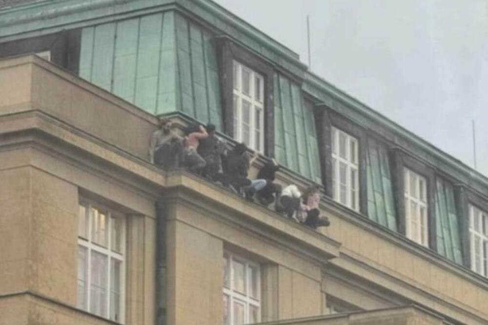 4. SPRAT BIO JE ZAMKA, SKOČILI SMO": Fotografija studenata iz Praga obišla svet, OTKRILI DETALJE MASAKRA