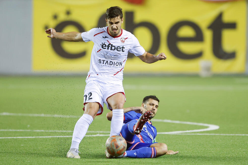 JEDAN OD NAJBOLJIH NAPADAČA ODLAZI IZ SUPERLIGE: Fudbaler Voždovca potpisao za Rapid!