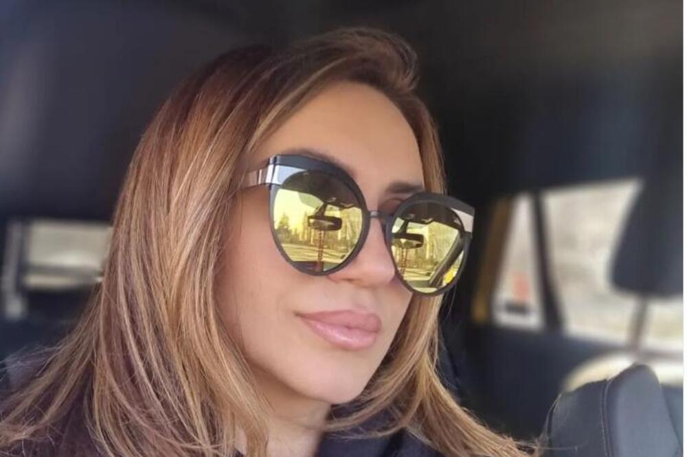 NAŠU PEVAČICU DEČKO VERIO, A ONA PRED SVADBU RASKINULA: Udala se za ovog DASU i ima TROJE DECE, živi kao u BAJCI