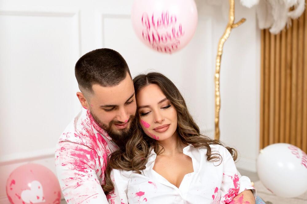 ZAŠTO ČEKAJU SA SVADBOM? Voditelj Pinka uskoro POSTAJE OTAC, a jedno pitanje SVE MORI: Espreso došao do INFORMACIJA