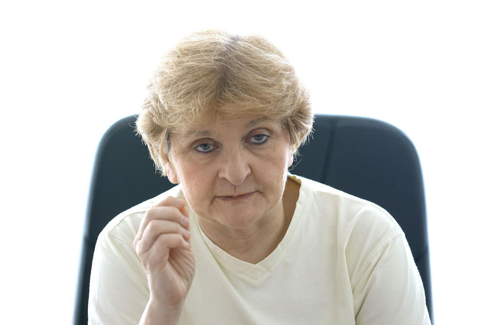 POZNATO STANJE POLICAJACA POVREĐENIH ISPRED SKUPŠTINE! Ministarka Grujičić: Jednom policajcu biće operisana šaka