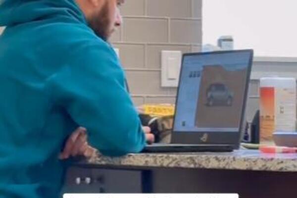 ŽENA INZNENADILA SVOG MUŽA LUKSUZNIM AUTOMOBILOM: I pokrenula se lavina komentara na račun njene ŠIROKE RUKE!