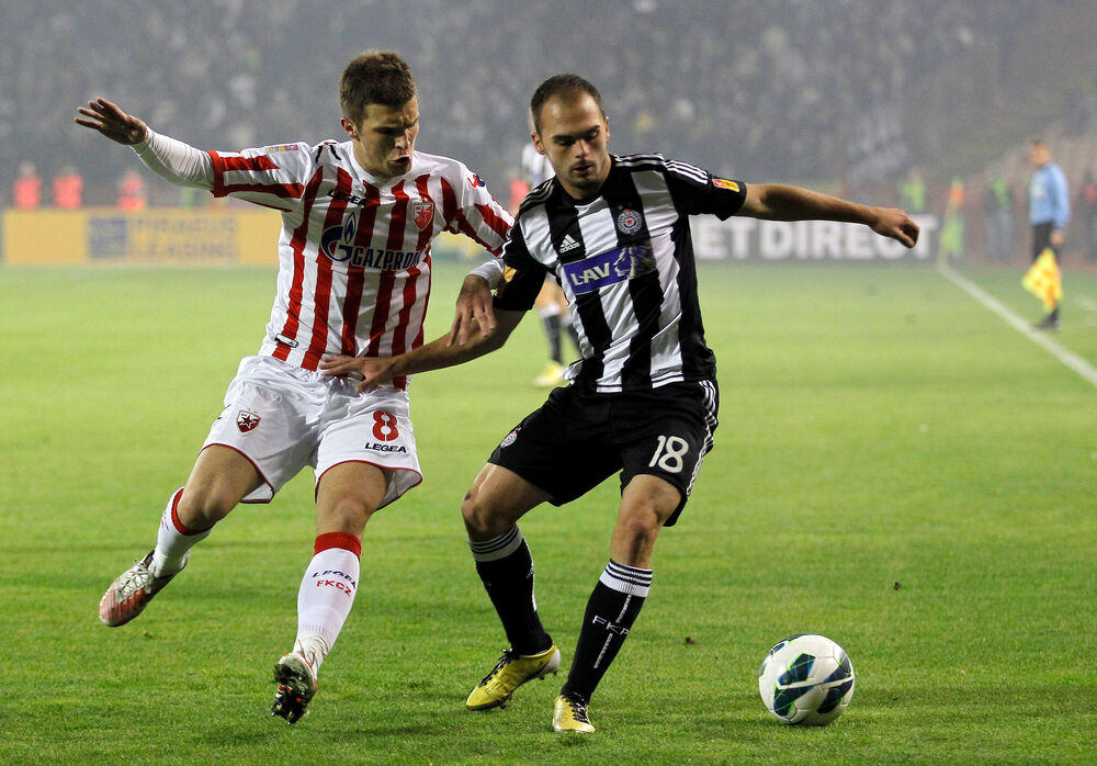 Aleksandar Lazevski (desno) na večitom derbiju