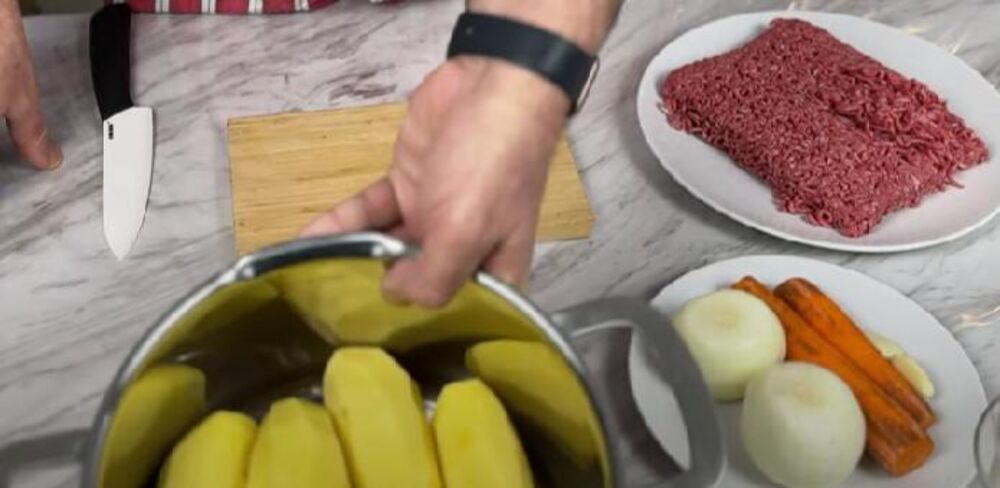 Sastojci za pastirsku pitu sa mesom