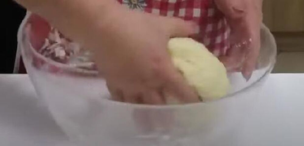 Testo za štrudlu sa džemom, orasima i makom