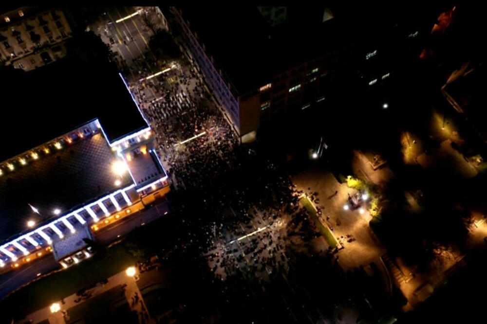 ZAVRŠEN PROTEST PRISTALICA KOALICIJE "SRBIJA PROTIV NASILJA": Ponovo uspostavljen saobraćaj u centru Beograda