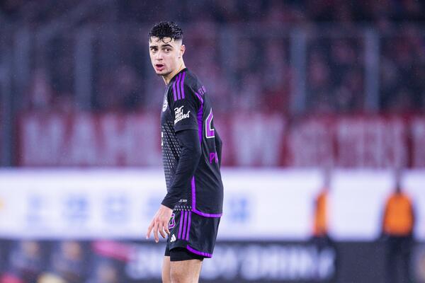 PAVLOVIĆ UZ CECU POSLAO SKRIVENU PORUKU PIKSIJU? Bajernov biser želi igra za Srbiju? (FOTO)