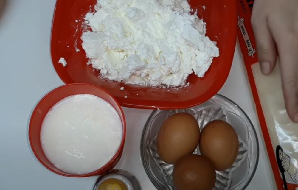 Sastojci za pitu gužvaru