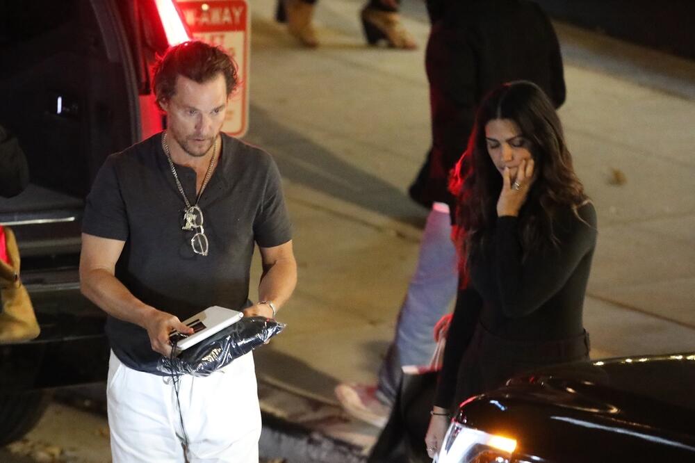 ZAR OVO OCU DA KUPI? Sin poznatog glumca nas je FRAPIRAO, VERUJEMO DA ĆETE SE I VI ŠOKIRATI POKLONOM