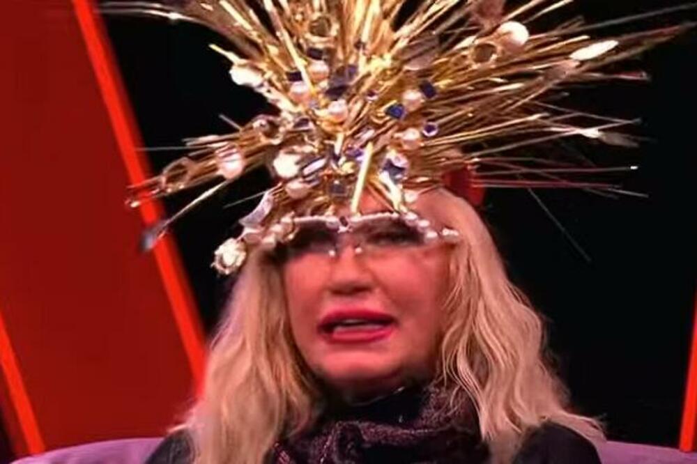 KAKVO JE OVO ČUDO STAVILA NA GLAVU: Nada Topčagić došla u emisiju sa ANTENMA NA SEBI, dobro pogledajte (FOTO)