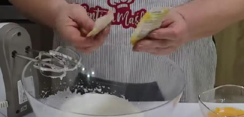 Smesa za 'Magičnu tortu'