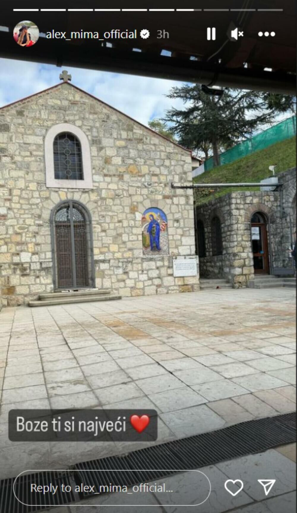 Obratila se svevišnjem preko Instagrama