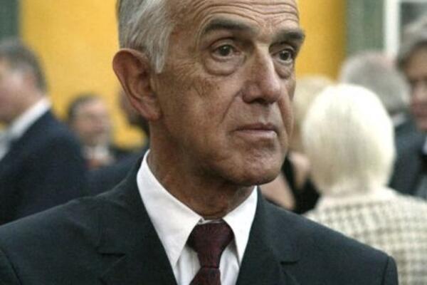 PREMINUO TVORAC ČUVENOG PIŠTOLJA! Izumeo je jedno od NAJPRODAVANIJIH oružja, a njegovo BOGATSTVO JE ENORMNO