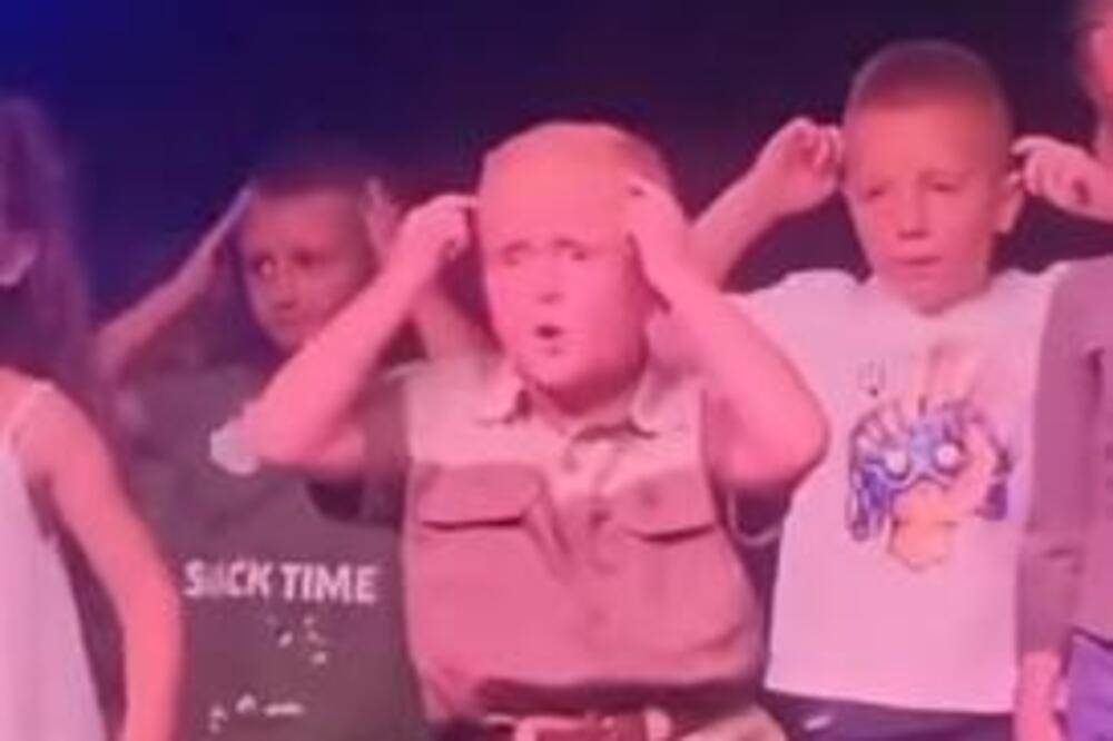 NEMOGUĆE JE DA ODGLEDATE OVAJ SNIMAK, A DA SE BAR JEDNOM NE NASMEJETE: Dečak je MILIONIMA ljudi ULEPŠAO dan