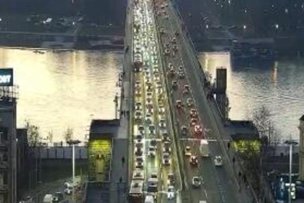 KOLONA OD 12 KILOMETARA NA AUTO-PUTU: Danas je dan D u saobraćaju, SVE STOJI, gužve i tamo gde ih inače nema