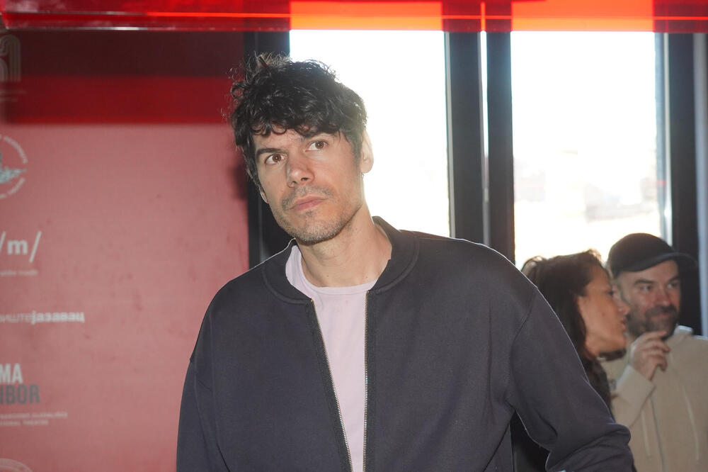 MILUTIN VAŽI ZA OPASNOG ZAVODNIKA, A MALO KO ZNA DA JE GODINAMA U BRAKU: Njegova SUPRUGA prava je MISTERIJA