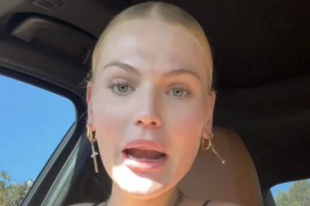 UŠLA JE U AUTO-PERIONICU, A 1 MUŠKARAC JE ODMAH POČEO DA PLAČE OD SMEHA: Spustila je pogled ka GRUDIMA i videla...