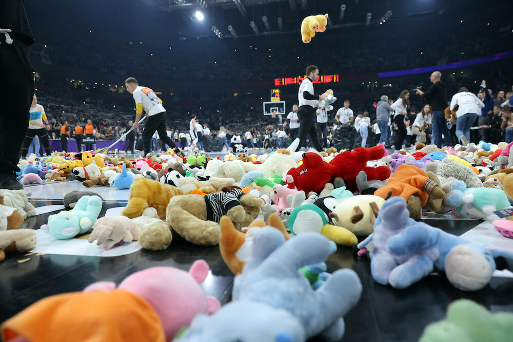 KOREOGRAFIJA GROBARA KOJA ĆE OBIĆI SVET: Arena samo što nije eksplodirala! (VIDEO) (FOTO)