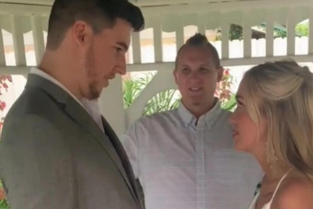 VENČANJE NIJE MOGLO BOLJE DA POČNE, A ONDA JE MLADA SAMO KLONULA: Gosti gledali u NJU i nisu VEROVALI šta VIDE