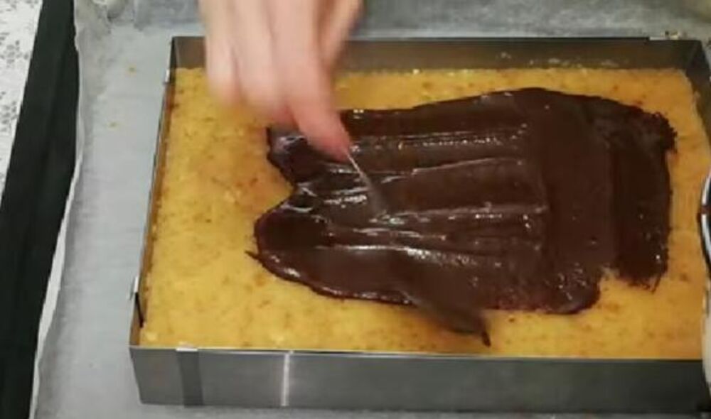 Preliv od čokolade preko domaćeg jafa kolača