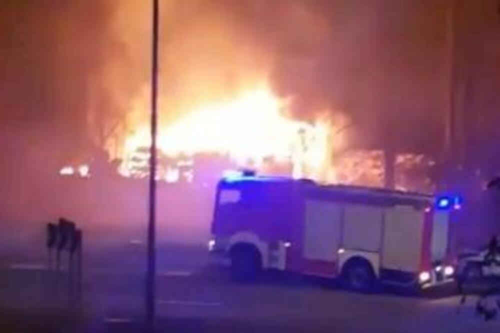 STRAVIČAN POŽAR NA ČUKARIČKOJ PADINI: Vatrogasci pokušavaju da obuzdaju vatrenu stihiju (VIDEO)
