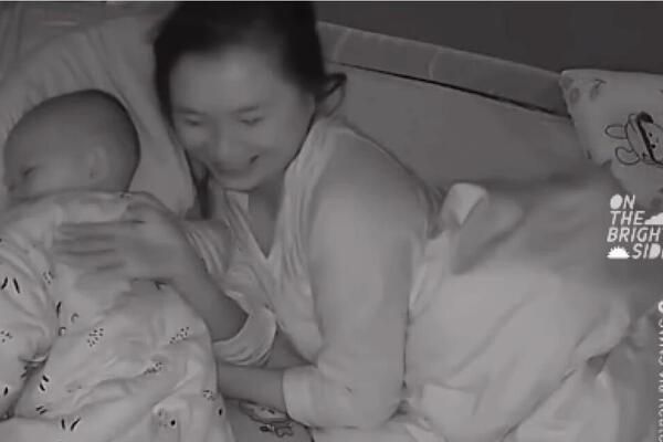 BEBA SE "OSVETILA" OCU KOJI JE PROBUDIO HRKANJEM: Ono što je mališan uradio niko nije mogao NI DA ZAMISLI (VIDEO)
