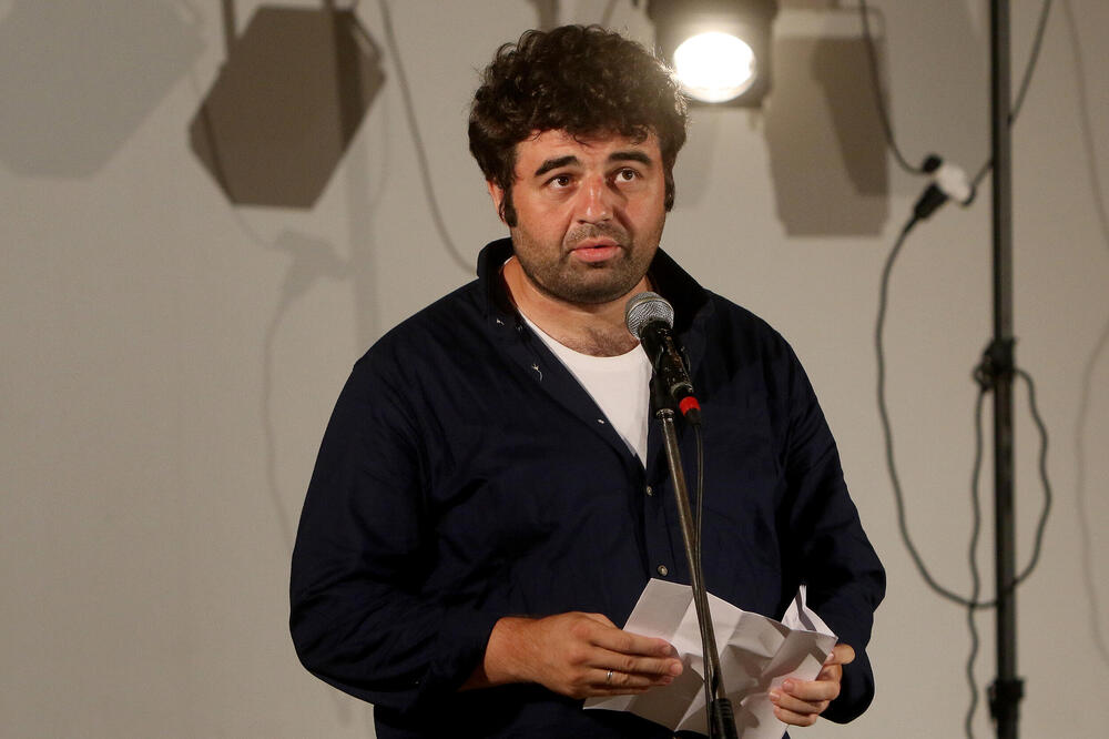 ISLIVALI DO SADA NEPOZNATI DETALJI IZ PROŠLOSTI POZNATOG SRBINA: Mnoge će FRAPIRATI njegov ŽIVOTNI PUT