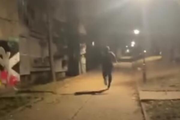 FILMSKA POTERA NA KONJARNIKU: Muškarac upao u stan starije žene, komšije pozvale policiju, A ONDA...