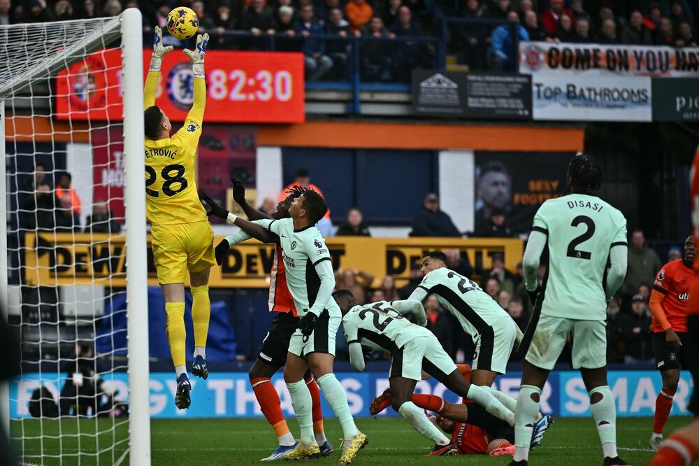 Intervencija Đorđa Petrovića na utakmici Lutona i Čelsija