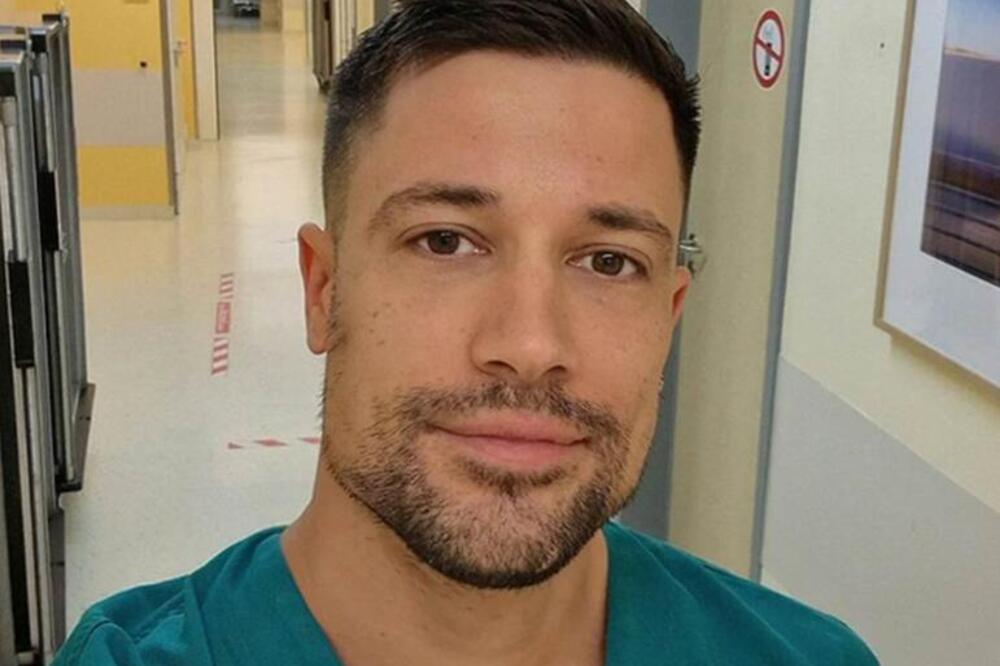 POGLEDAJTE KAKO DANAS IZGLEDA NAJZGODNIJI DOKTOR IZ BEOGRADA: Vasilije se vratio - "Da li je on stvaran?" (FOTO)