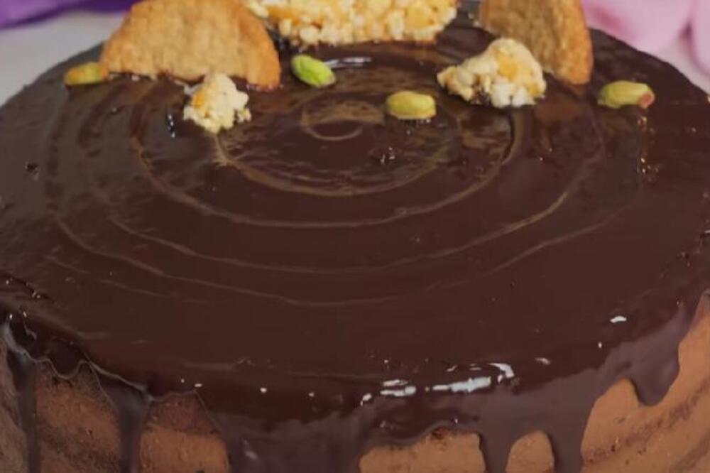 TORTA "DOBRA DOMAĆICA" NEMA KONKURENCIJU: Fil sa lešnikom, orasima i čokoladom - najbolja poslastica za praznike
