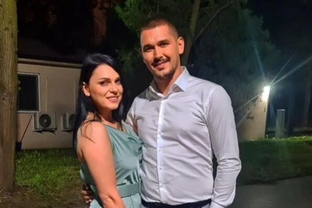 PEVAČ USKORO POSTAJE TATA: Svi ga znate iz "Zvezda Granda" sada otkriveno kog je POLA BEBA (VIDEO)