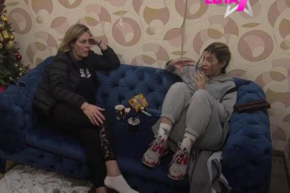 UBEĐENA DA GA DETE NE ZANIMA! Aneli u sočnom razgovoru opelela po Asminu, iznela je SVE I SVAŠTA