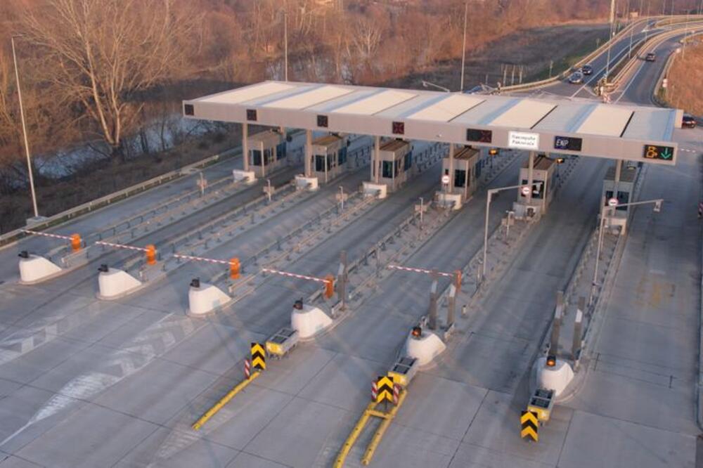 NESTVARAN PRIZOR NA AUTO-PUTU MILOŠ VELIKI: Juče kilometarske kolone, a danas bukvalno NEMA ŽIVE DUŠE (FOTO)