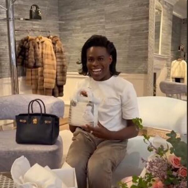 OVOG MUŠKARCA FINANSIRA MILIONER, PLAĆA MU RAČUNE I KUPUJE SAMO LUKSUZ: Njegov životni moto ZAPALIO mreže (VIDEO)