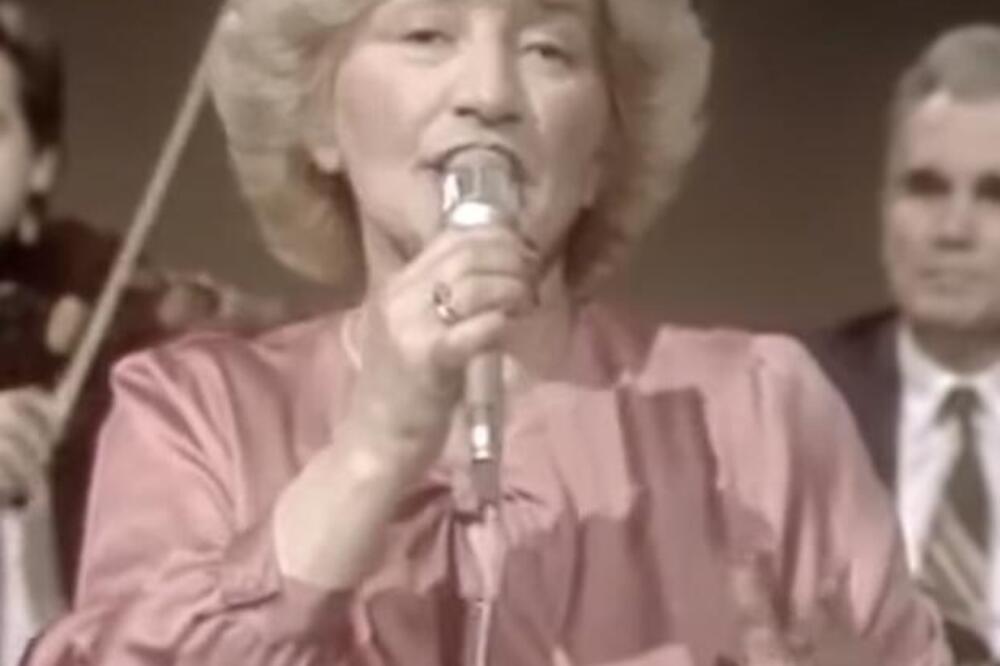 KRALJICA SEVDALINKI OTPEVALA NAJTUŽNIJU PESMU KOJU JE TITO GODINAMA BRANIO: Cela JUGA plakala kad nas je napustila