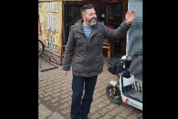 DARKO JE DEDA MRAZ VELIKOG SRCA: Za njega se čulo kada je delio lubenice trudnicama, a evo šta je SAD URADIO! VIDEO