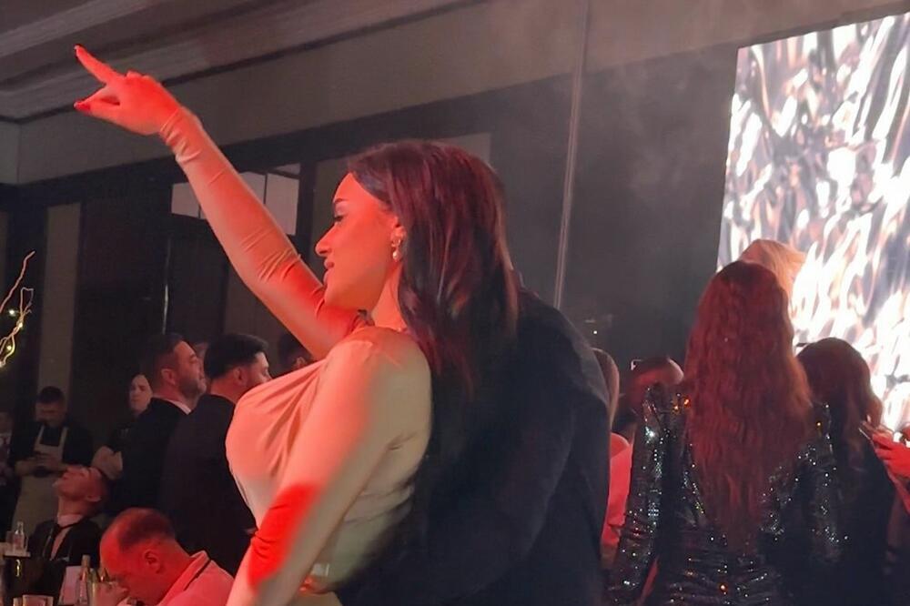 PRSATA BRINETA IMA PROFIL NA SAJTU ZA ODRASLE, A SADA SU PONOVO UHVAĆENI: Ovo je nova devojka POZNATOG SRBINA