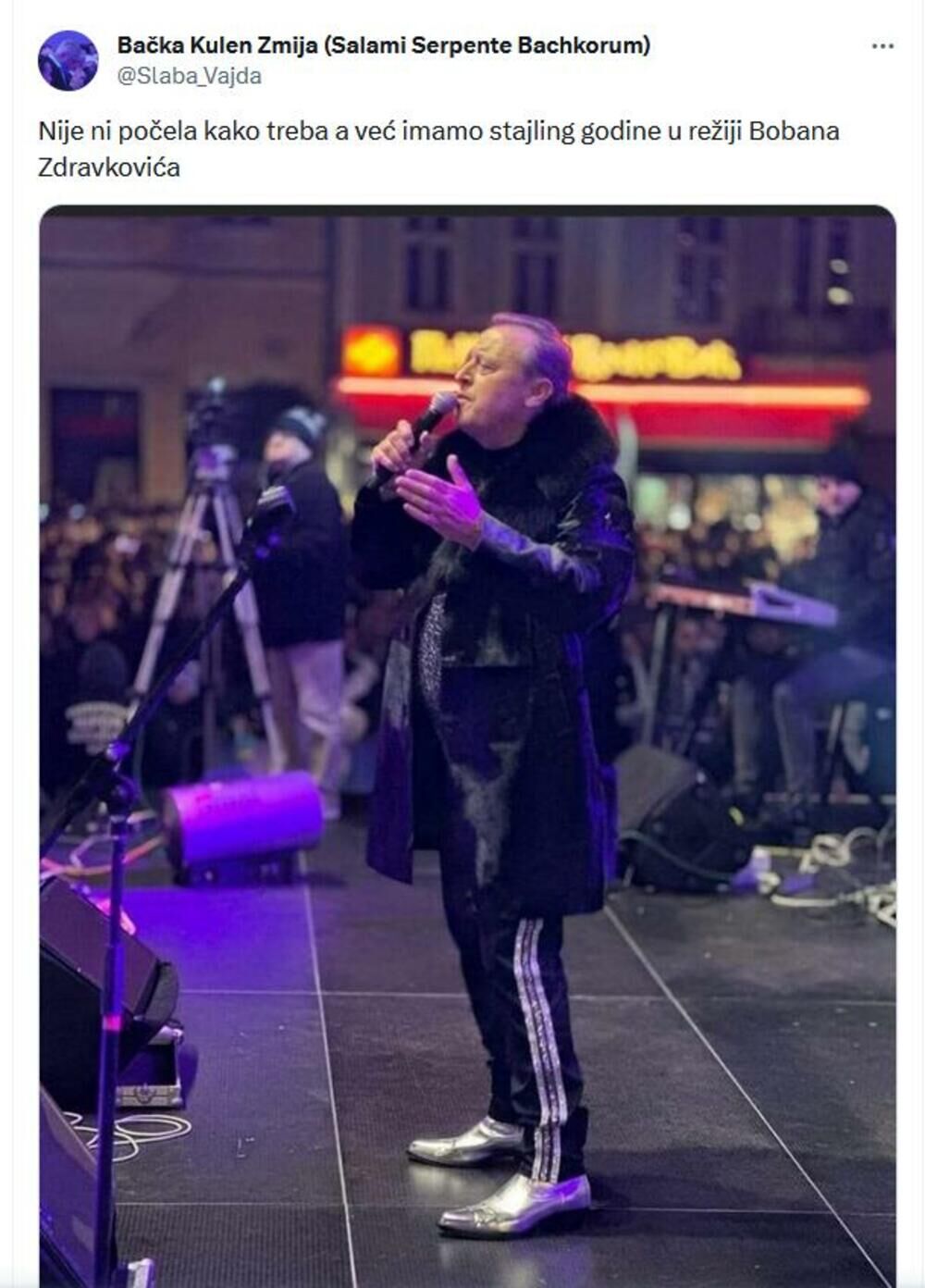 On demantuje te napise da se u trenerkama pojavio pred oko 10.000 ljudi