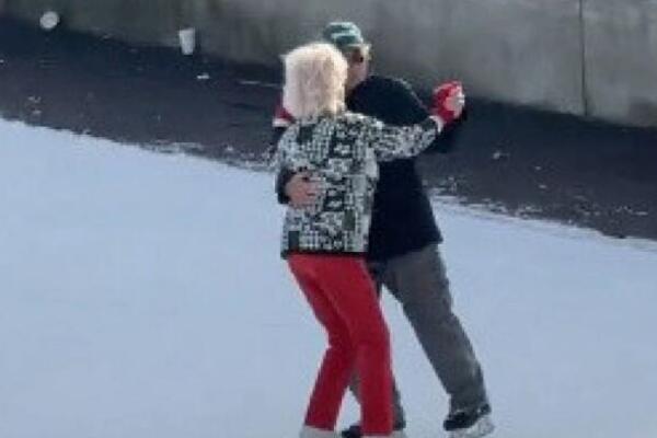 BAKA I DEKA ZAPLESALI NA LEDU, A ONDA: Kada su uradili 1 STVAR svi su bili u ŠOKU, niko to NIJE OČEKIVAO (VIDEO)